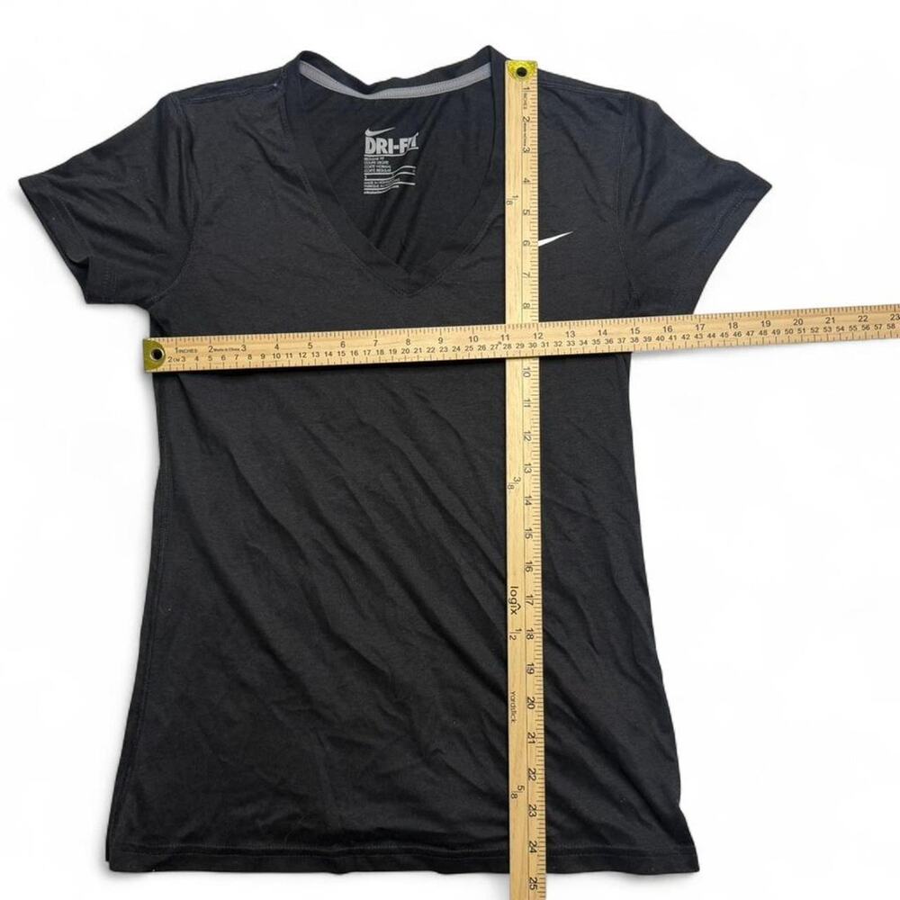 Nike black dri-fit v-neck t-shirt Size S Y2K Activewear - Picture 4 of 6